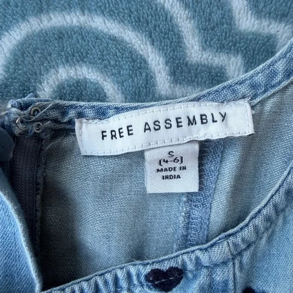 Blue Denim Sleeveless Dress - Picture 4 of 5